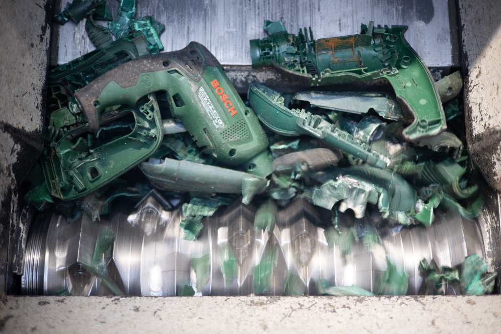 Shredding of power tool housings